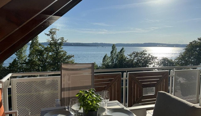 From sunrise to sunset, you can enjoy magnificent views of the lake,