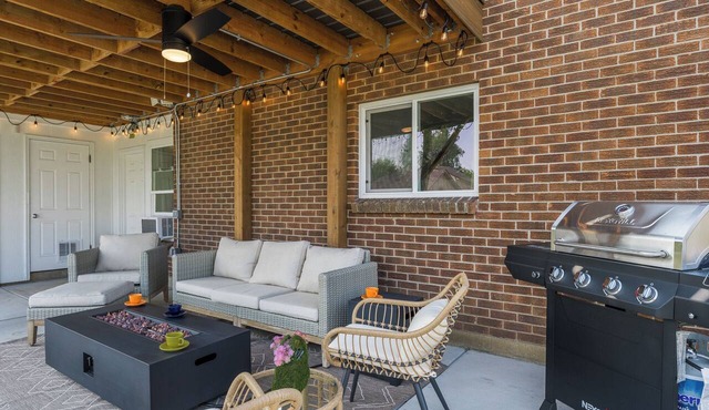 ☀Full Amenities, Two King Beds each w/private ensuite bathroom, Centrally located☀