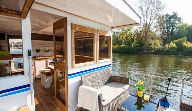 Fully-Equipped Boat 'Lisa' with Terraces