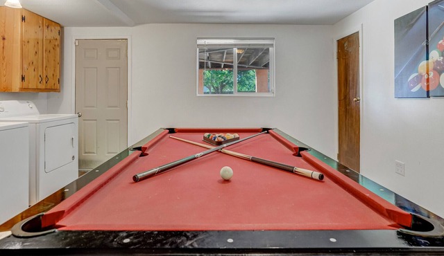 Game Room | Pet Friendly | 5 miles Downtown!