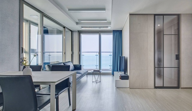 Gangneung Chonpines Ocean Suites Hotel