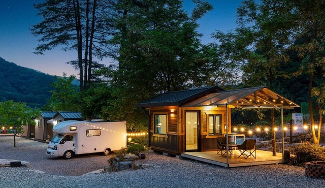 Gapyeong Yumyeongsan Gomone pet Camping