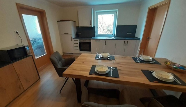 Gemütliche Ferienwohnung für bis zu Fünf Persone mit Terrasse