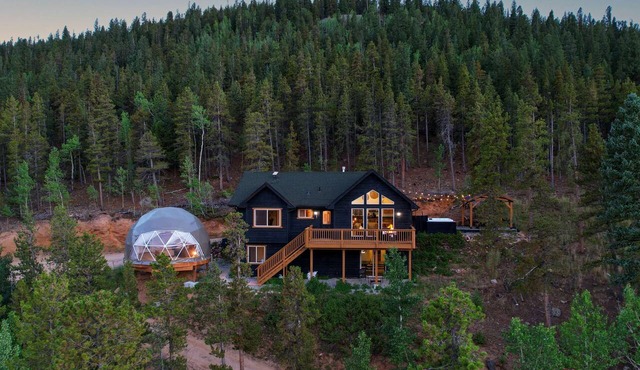 Geo Dome Theater, 3 Kings, Hot Tub & Game Room