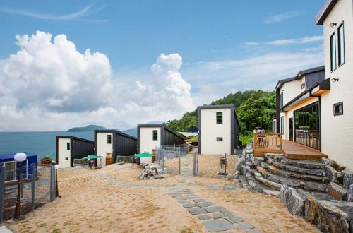 Geoje DogDog Pet Pool Villa Pension