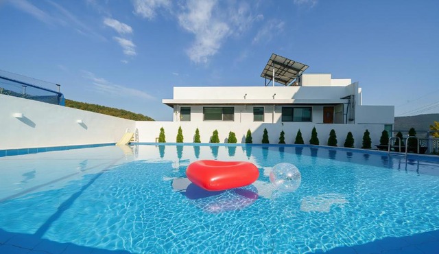 Geoje Forest-Morning Spa Pension