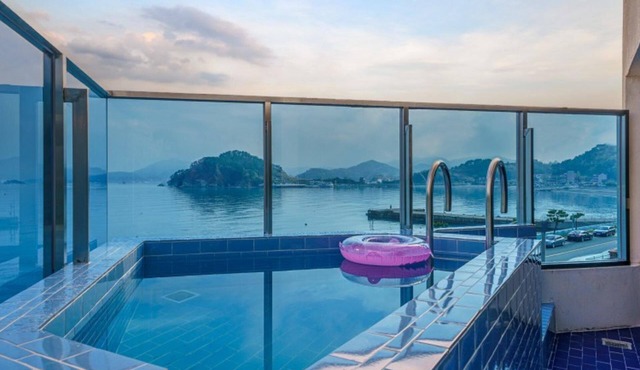 Geojedo The 100 Spa & Poolvilla Pension
