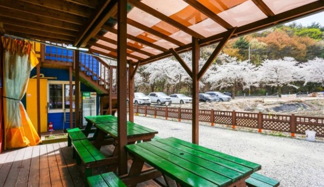 Gongju Man and Tree Pension