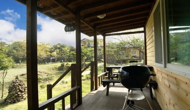 Gotjawal Geomun Oreum Pension