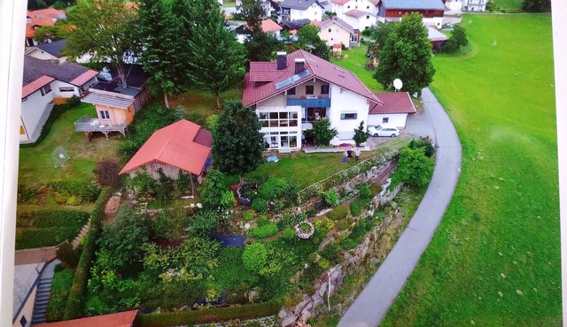 Grabmeier holiday flat - number 3’ with mountain view, balcony and Wi-Fi