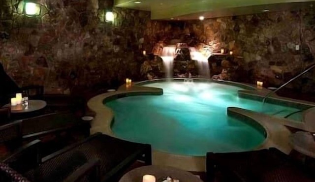 Grand Lodge Peak 7-Pool, Hot Tub, Ski-In/Out, Fireplace