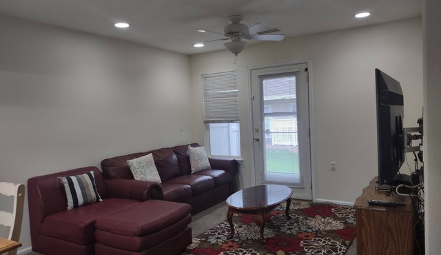Great 1 Bedroom 1 bath condo!