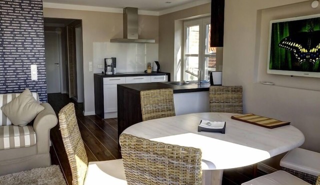 Ground floor flat with a view of the marina