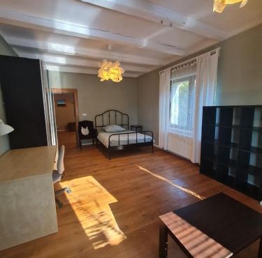 Guest Rooms in Private Home by Airport, Shared Bath, Non-Smoking, Contactless Check-in, No Staff, Quiet Stay, Short Stay