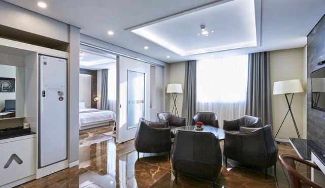Gwangju Songjeongdong Aura Hotel