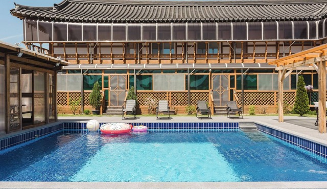 Gyeongju Gampo Byeolbit Hanok Pension