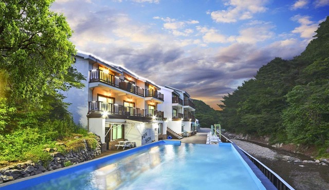 Gyeongju Green Valley Spa Pension