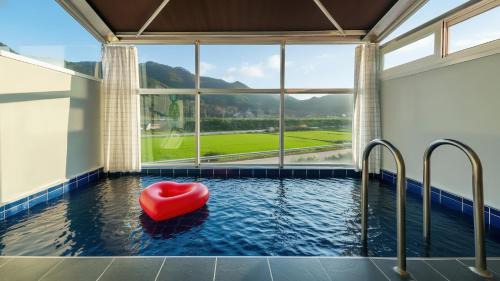 Gyeongju Modern Pool Villa