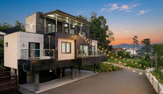 Gyeongju Paradise Private Pool Villa