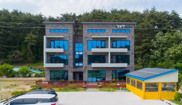 Gyeongpoen Pension
