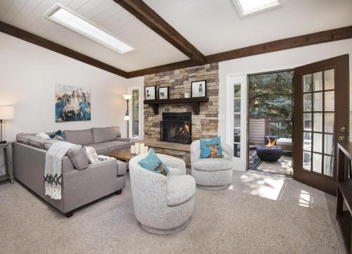 H1 Meadow Creek Condominiums