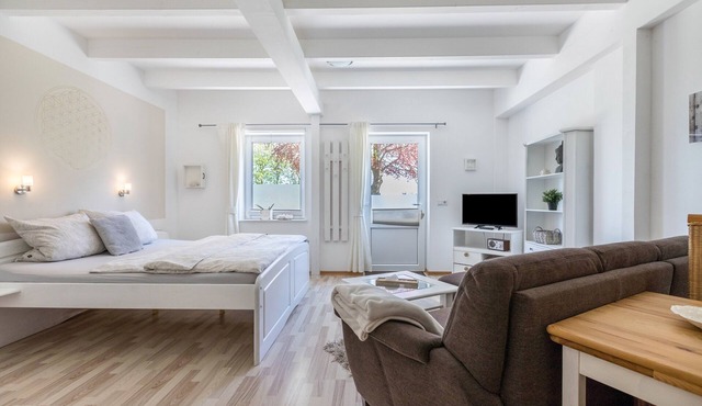 Haevn by the Sea Retreat, Apartment Bergkristall