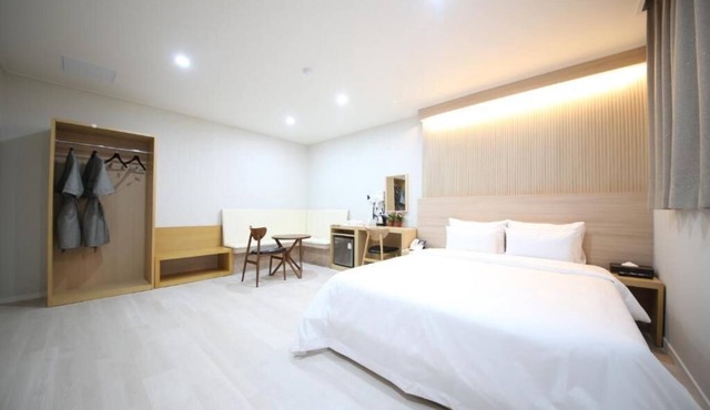 HARU HOTEL