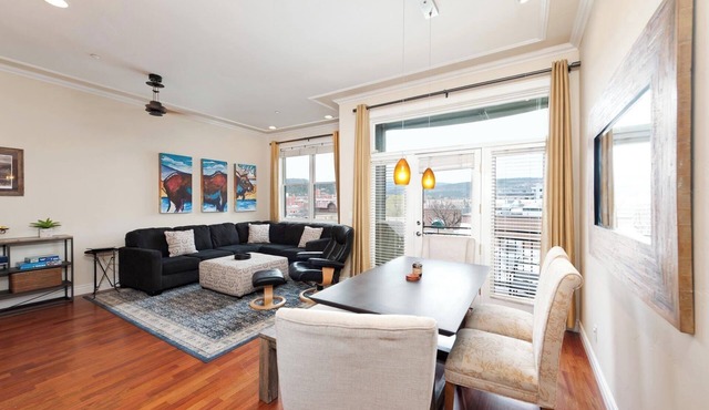 Heart of Downtown Durango. Luxury Condo 1 Block from Train Station. Location!
