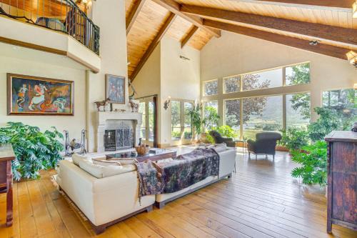 Heavenly Steamboat Home: 50 Acres, Hot Tub, Views!