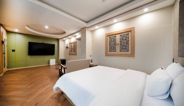 Heo & Jang Hanok Hotel
