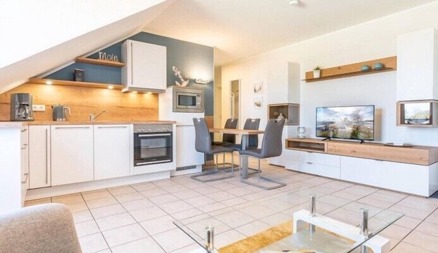 High-quality apartment with balcony, Baltic Sea view, underground parking space, wellness area