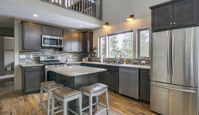 Hike + Ski: Grand Lake Cabin w/Mtn-view Deck