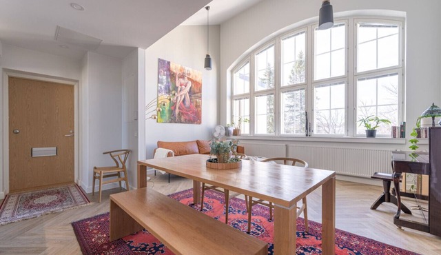 Historical 1BR Penthouse with Sauna and Free Parking