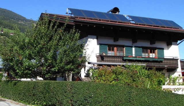 Holiday apartment with balcony not far from lift