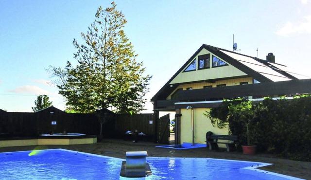 Holiday apartment by the swimming pool F 997