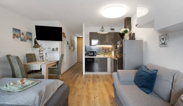 Holiday Apartment 'Hella Wahnsinn' with Shared Pool, Balcony and Wi-Fi