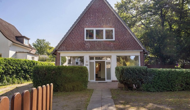 Holiday Apartment 'Gp Urban Stay' with Private Terrace, Private Garden and Wi-Fi
