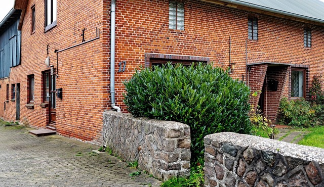 Holiday Apartment 'Hamdorf, Hauptstraße Unten' with Private Terrace, Shared Garden and Wi-Fi