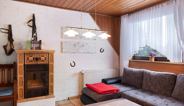 Holiday Apartment 'Mole Valley Ranch 2' with Balcony and Wi-Fi