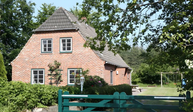 Holiday Home Drelsdorfer Forst with Private Terrace, Garden and Wi-Fi