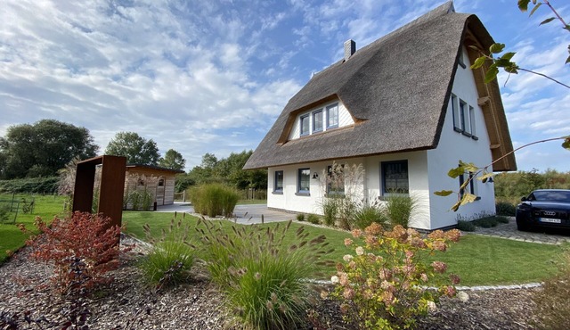 Holiday Home - Enjoy Rügen`s coast in the new maritime country house!