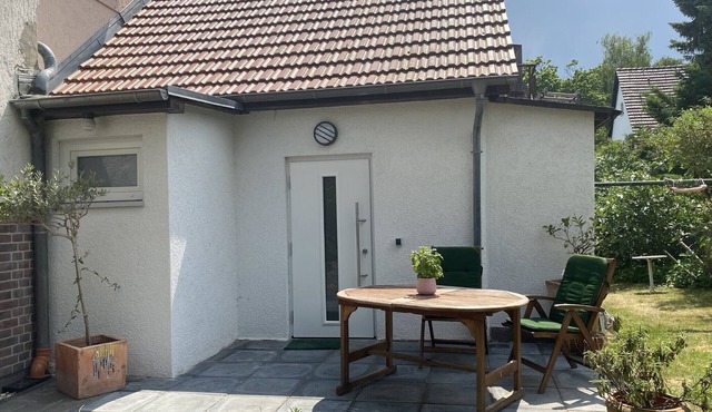 Holiday Home 'Ferien Am Berliner Mauerweg' with Private Terrace and Wi-Fi