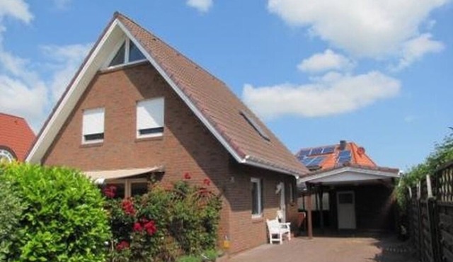 Holiday home for 8 guests with 100m² in Fehmarn OT Burg (76842)