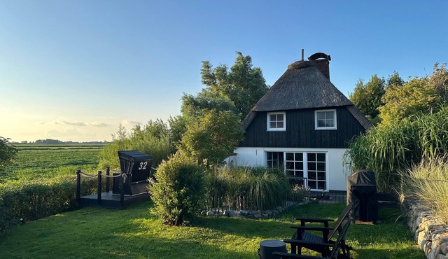 Holiday Home 'Loft32' with Private Terrace, Private Garden and Wi-Fi