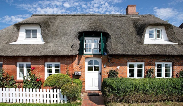 Holiday Home 'Pellworm-Kate' with Private Terrace, Private Garden and Wi-Fi