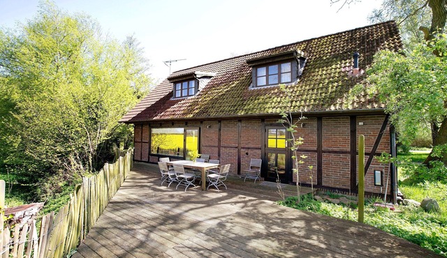 Holiday home "Rosen" with terrace and garden in an idyllic location - relax and unwind!