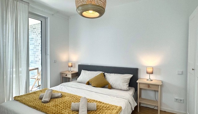 HolidayHome Apartments | Airport Deluxe Condo with Terrace