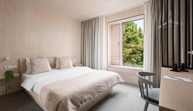 Hotel Bergamo Modern & zentral in Ludwigsburg 24h Check in 3 Min zum Schloss nachhaltiges Hotel in Holzbauweise