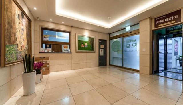 Hotel MoMo