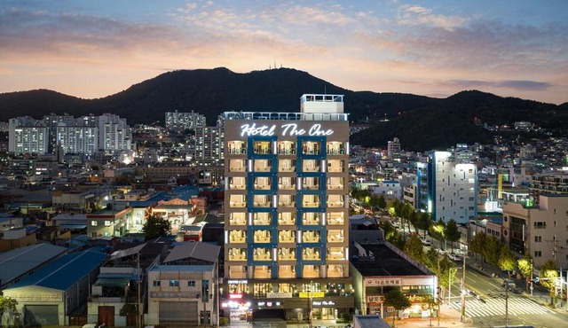 Hotel The One